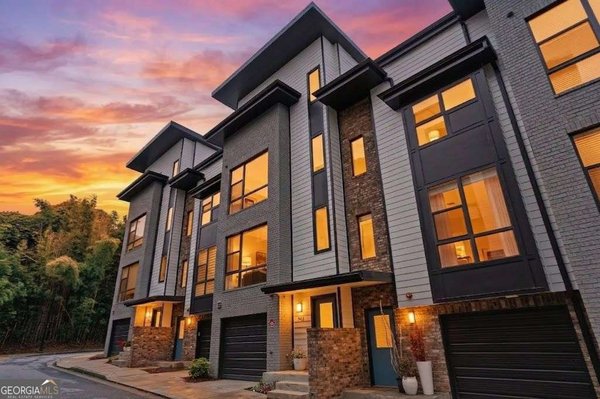 962 Moda Drive, Atlanta