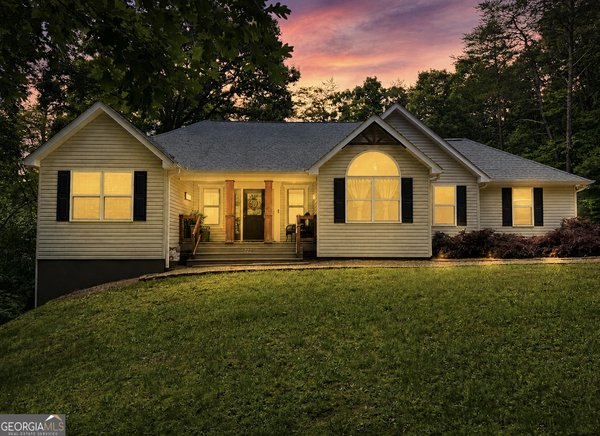 227 Clarkesville Heights Dr, Clarkesville