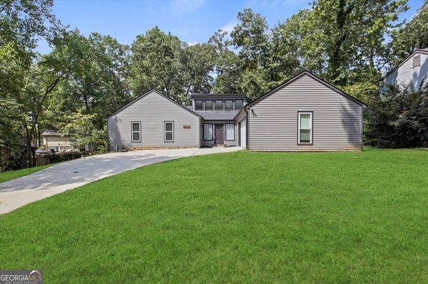 1060 Deer Chase Stone Mountain