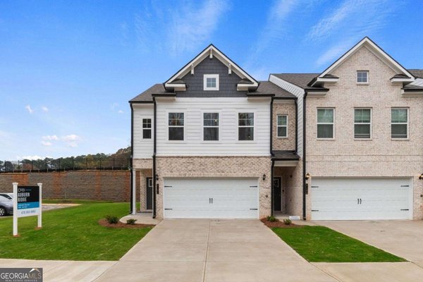 8182 Tiger Way Riverdale