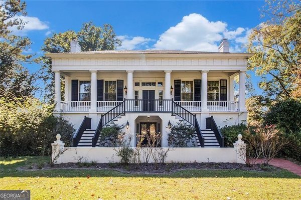 112 Hillcrest Road, West Point