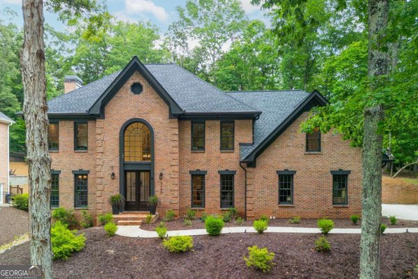 9460 Mistwater Close Roswell