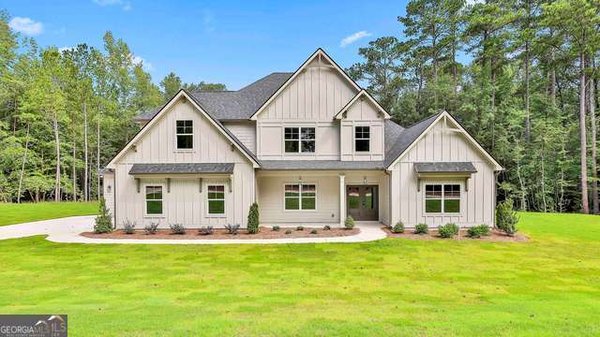 2460 N HWY 29 Newnan