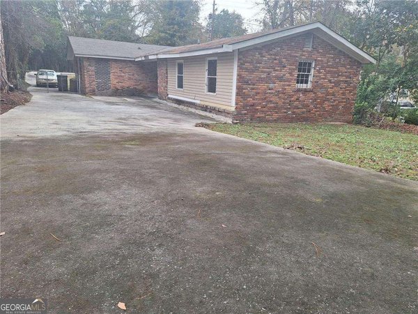 1052 Hightower Road, Macon