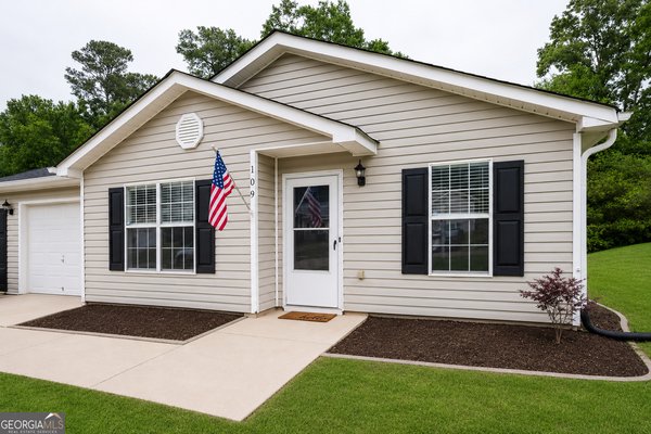 109 Ashley Oaks Drive, Barnesville