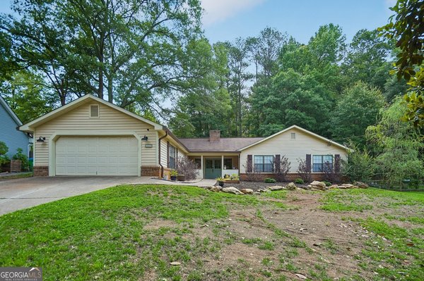 1372 Crooked Tree Court, Lilburn
