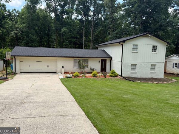1208 Golden Circle, Lilburn