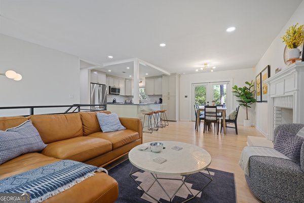 677 Hillandale Circle, Marietta