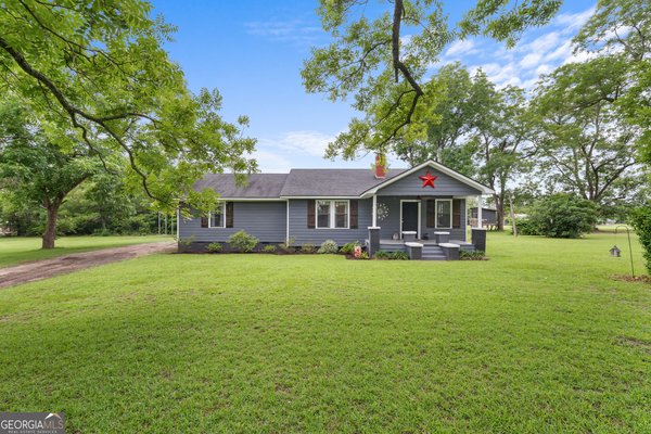 3 Pecan Alley, Register