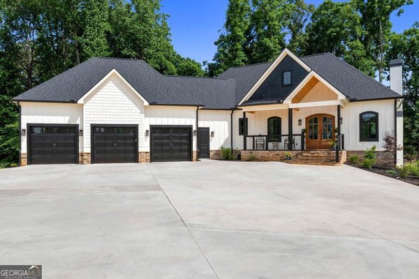 183 Lake Pointe Road, Hartwell