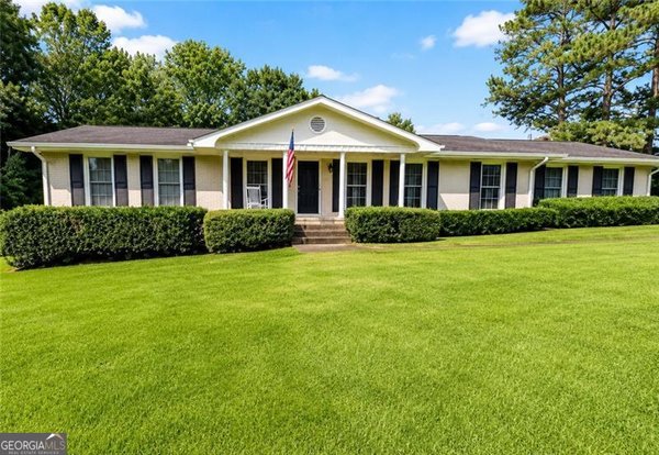 1900 Tara Circle, Douglasville