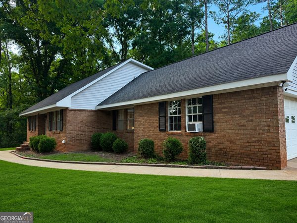 300 Cheyenne Drive, Lagrange