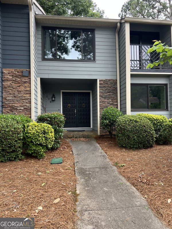504 Sutters Point, Sandy Springs