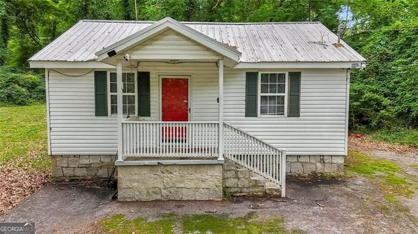 281 Valley Lake Drive, Stone Mountain