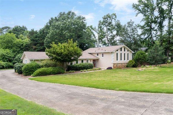 953 Hidden Hollow Drive, Marietta