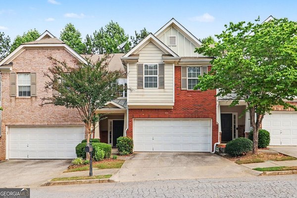 372 Creek Manor, Suwanee