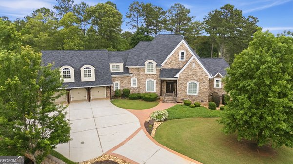 100 Fox Court, Forsyth