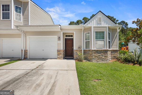 404 Governor Treutlen Circle Pooler