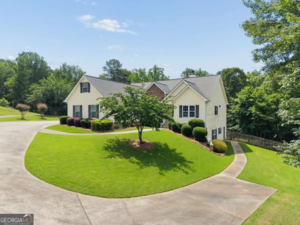 121 Chestnut Hill Drive, Canton