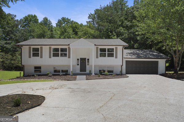 381 Thigpen Rd, Newnan