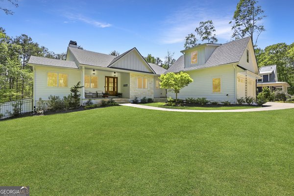 340 Foxy Lane, Martin