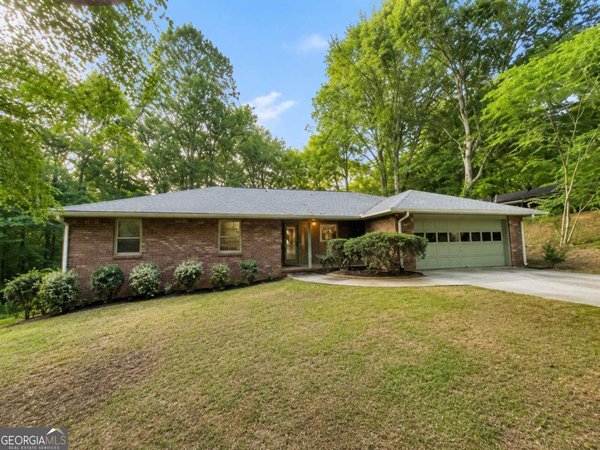 1512 Pine Circle, Lawrenceville