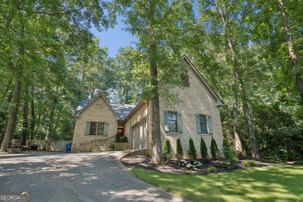 2094 Azalea Circle, Decatur