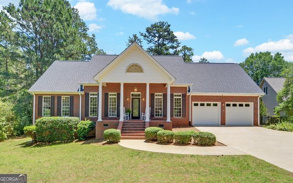112 North Lake Drive, Hartwell