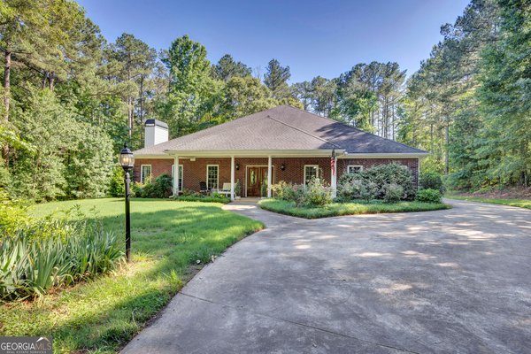 190 Oak Hill Circle, Covington