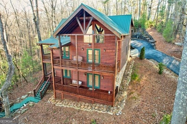 138 Lucius Lane, Cherry Log