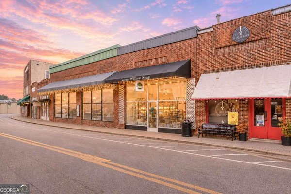 28 Main Street, Ellijay