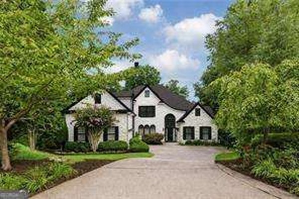 945 Waters Reach Court, Alpharetta