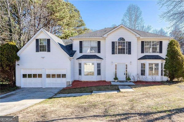 2727 Crestworth Lane Buford