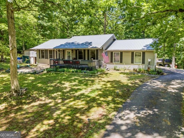2455 Oak Knoll Drive Hiawassee