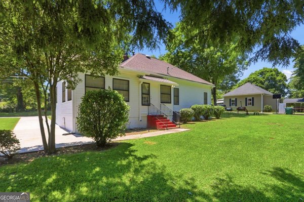 10 Woodlawn Avenue, Hampton