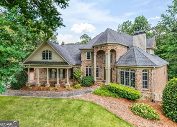 5707 Allee Way, Braselton