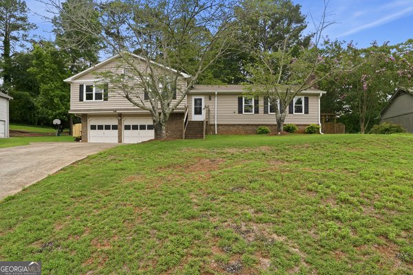 3839 Cotswold Drive, Lilburn