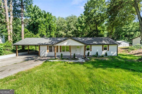 2811 Eunice Holcomb Circle, Dacula
