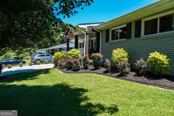 236 Huntington Road Rossville