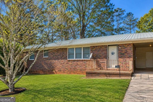 115 Wood Street, Cornelia