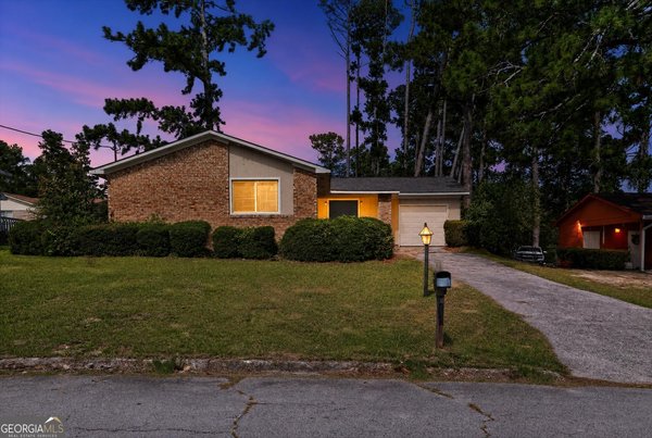 2319 Shadowood Drive Augusta