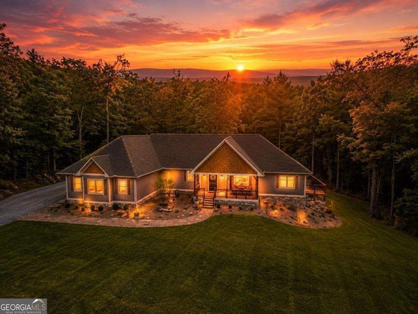 685 Rockwood Trail, Blairsville