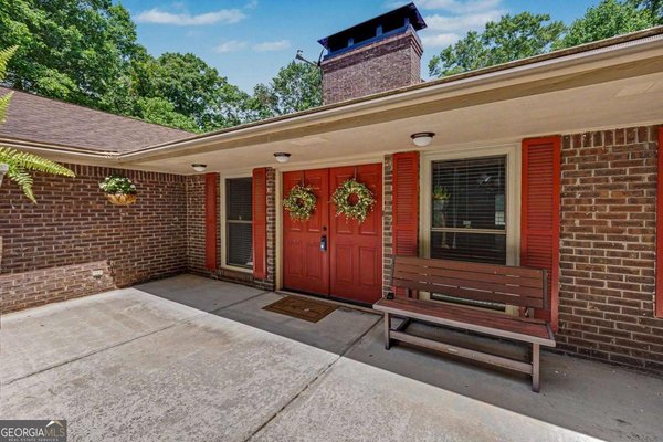 124 Shadow Lake Drive Lilburn