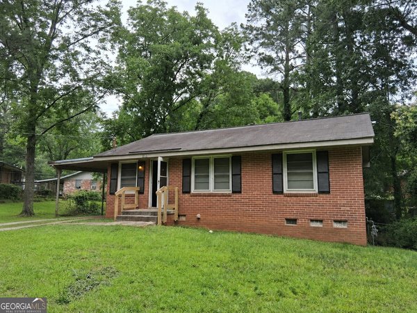 633 Currie Drive Forest Park