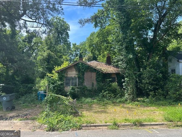 576 Cleveland Street, Macon