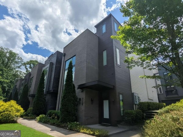 718 Oakview Road, Decatur