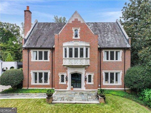 369 Pine Tree Drive, Atlanta