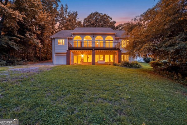 205 Mill Creek Circle, Martin