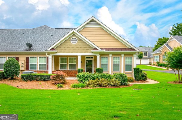 2711 Grapevine Circle, Cumming
