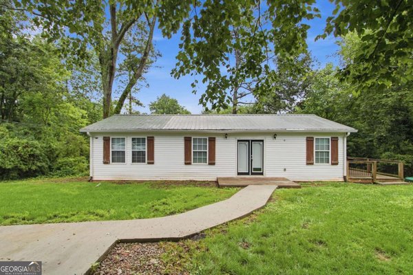 211 First Street Woodstock